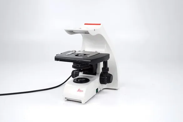 Leica DM500 LED Upright Compound Microscope with 0.90/1.25 Oil S1 Condenser and XY Stage 13 613 210