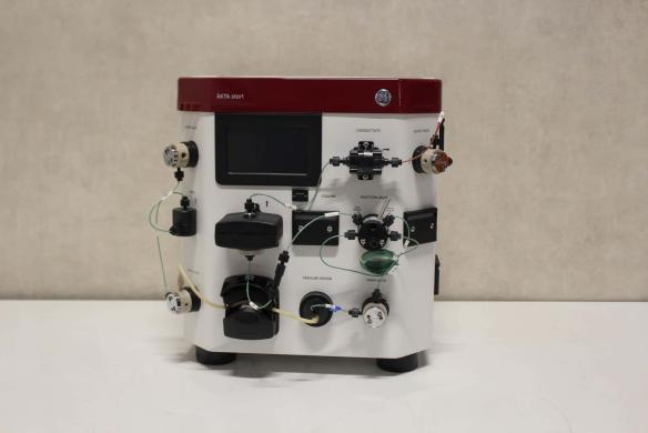 GE Healthcare ÄKTA Start Preparative Chromatography System for Protein Purification-cover