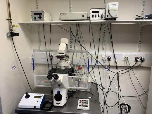 Zeiss Axiovert 200M Inverted Microscope with Heating and CO₂ Control System for Live-Cell Imaging-cover
