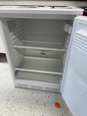 Fisherbrand Isotemp Undercounter Laboratory Refrigerator Model GTFBV05RPSAS-cover