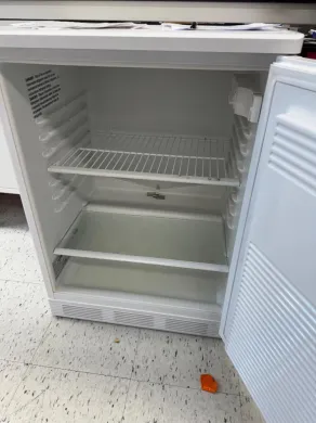 Fisherbrand Isotemp Undercounter Laboratory Refrigerator Model GTFBV05RPSAS