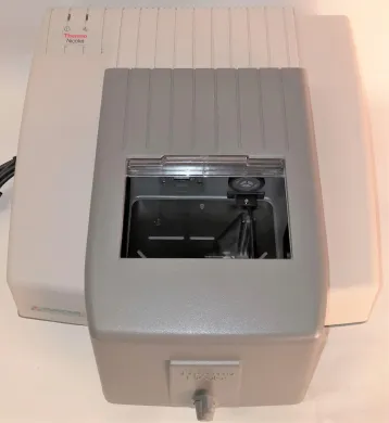Thermo Nicolet Avatar 360 ESP FT-IR Spectrophotometer with Carrying Case
