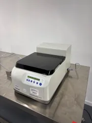 Eppendorf 5305 Concentrator Plus Benchtop Centrifuge for Sample Concentration, 2 of 4