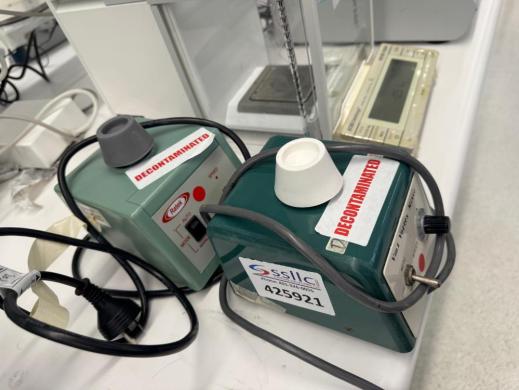 Ratek Vm1 Benchtop Vortex Mixer with Speed Control and Auto/Off/Manual Switch-cover