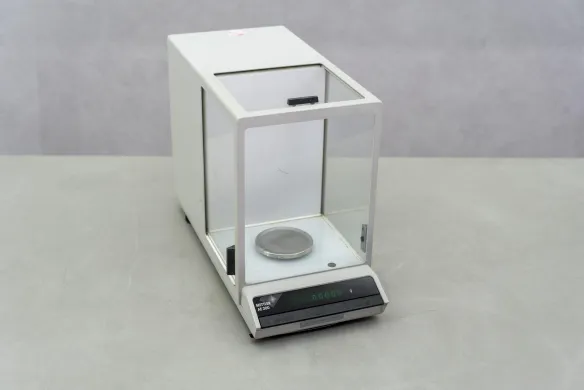 Mettler AE200-S Analytical Balance