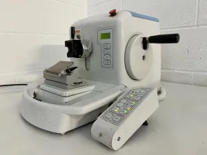 Thermo Shandon Finesse ME+ Precision Rotary Microtome for Histology, 5 of 15