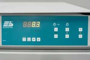 Edmund Bühler TH30 Shaking Incubator Hood with UV and Standard Lighting, 5 of 10