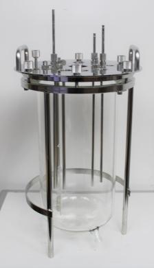 Sartorius Glass Chromatography Column with 5L Capacity and 33 cm Length-cover