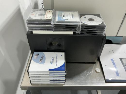 bioMérieux Vitek 2 Compact Automated Microbiology Identification and AST System-cover