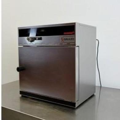 Memmert INB 200 Incubation Oven with Digital TwinDISPLAY Controller-cover