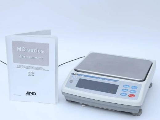 A&D MC-30K Series 2-Place Precision Balance with 31 kg Capacity-cover