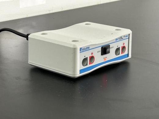 Accuris Instruments MyVolt Mini Selectable DC Benchtop Power Supply-cover