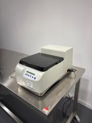 Eppendorf 5305 Concentrator Plus Benchtop Centrifuge for Sample Concentration, 2 of 4