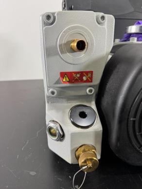Leybold Sogevac SV 40/65 BIFC Oil-Sealed Rotary Vane Vacuum Pump with Sound Enclosure-cover