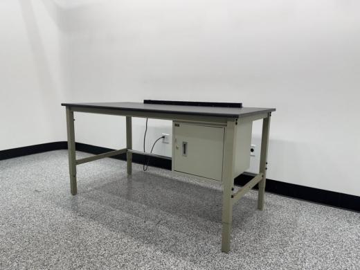 Global Industrial 6' Laboratory Bench-cover