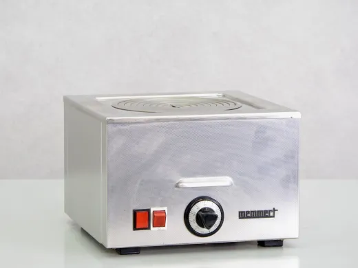 Memmert W200 Benchtop Laboratory Water Bath for Precise Temperature Control