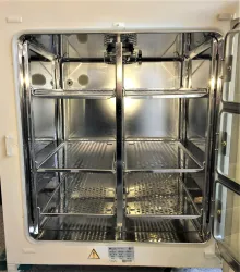 Heraeus HERAcell 240 CO2 Incubator (8.4 Cu-Ft), 13 of 21