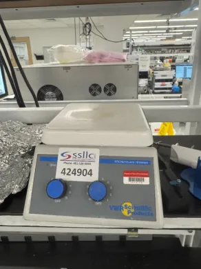 VWR 375 Hotplate/Stirrer Model 33918-262 for Controlled Heating and Stirring