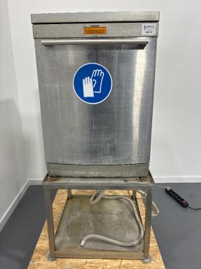 Siemens aquaVario Laboratory Glassware Washer with Stainless Steel Construction-cover