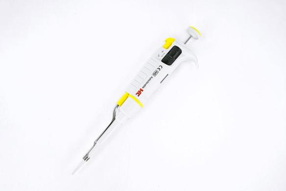 HTL Single-Channel Pipette, 2–20 µL-cover