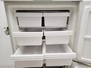 Sanyo Biomedical Freezer Model MDF-U537, 5 of 20