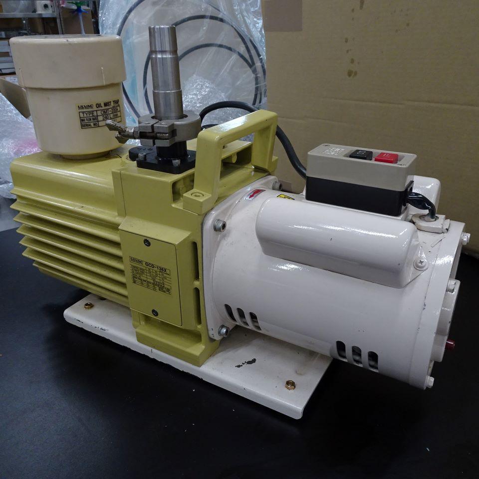 ULVAC GCD-136X Oil Rotary Vacuum Pump Chemical Type