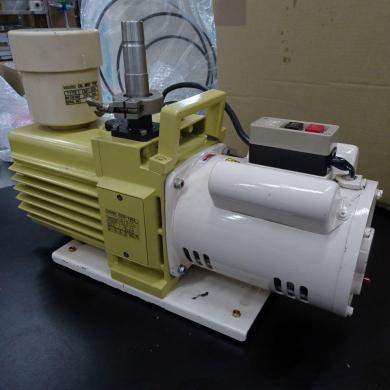 ULVAC GCD-136X Oil Rotary Vacuum Pump Chemical Type-cover