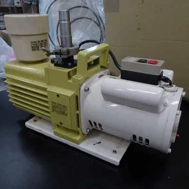 ULVAC GCD-136X Oil Rotary Vacuum Pump Chemical Type