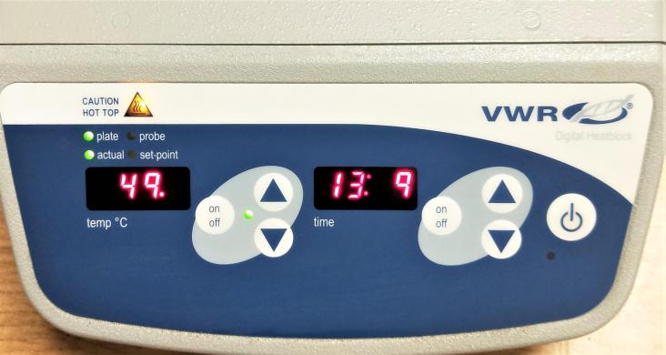 VWR Digital Dry Block Heater Model 460-3267 with 96-Well Block-cover