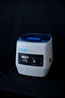 IWAKI Microcentrifuge CFM-1300