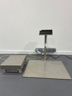 Mettler Toledo SR8001 High-Precision Industrial Analytical Balance with Digital Display-cover