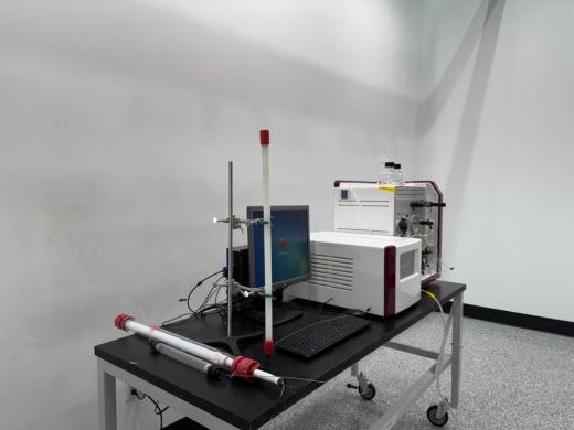 GE Healthcare ÄKTA pure 29015408 Chromatography System with Fraction Collector F9-C-cover