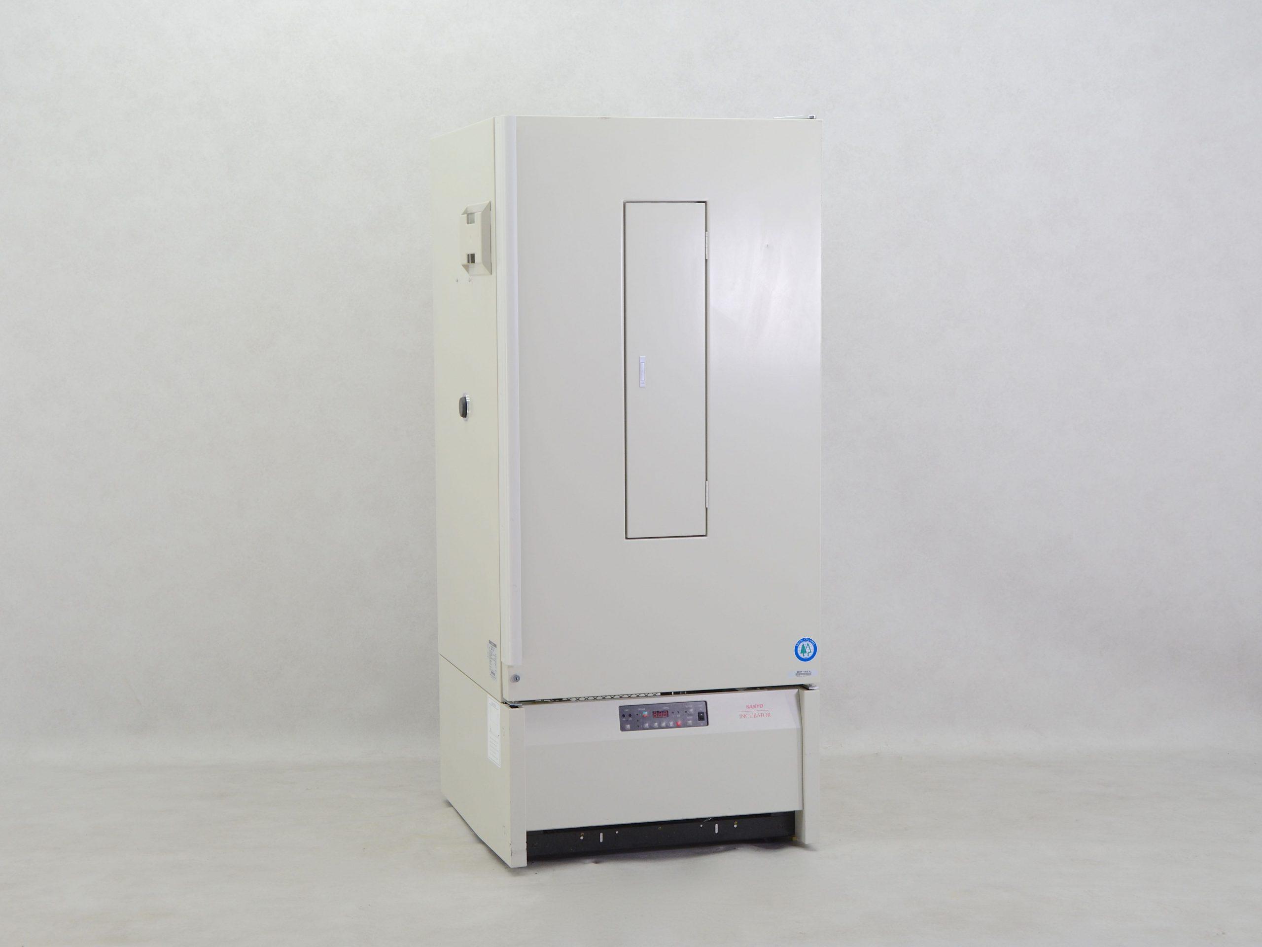 Sanyo MIR-553 Microprocessor-Controlled Cooling Incubator with Heating and Cooling System