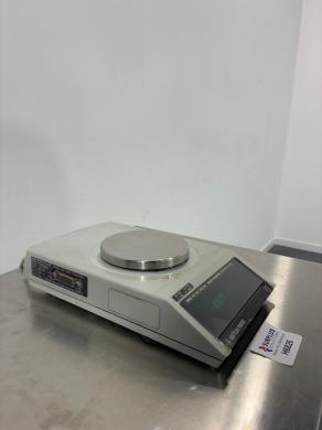 Mettler Toledo PM100 Precision Analytical Balance with Digital Display-cover