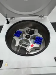 Eppendorf 5810R Refrigerated Benchtop Centrifuge, 3 of 4