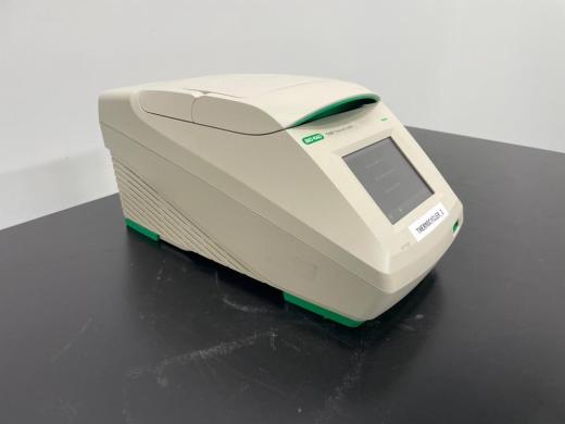 Bio-Rad T100 Thermal Cycler with Integrated Touchscreen for PCR Amplification-cover