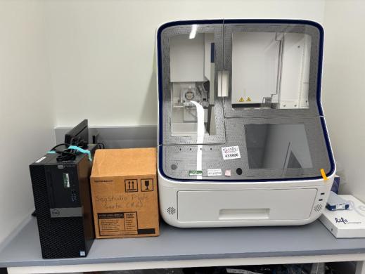 Applied Biosystems SeqStudio 8 Flex Capillary Electrophoresis Genetic Analyzer-cover