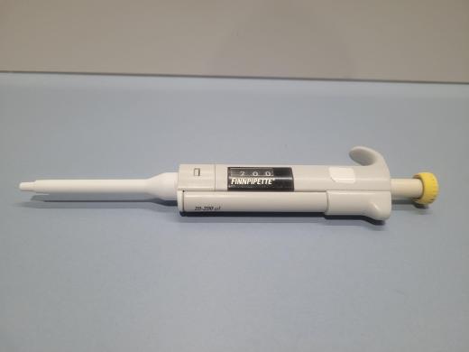 Thermo Scientific Electron Finnpipette 20-200µL Laboratory Pipette-cover