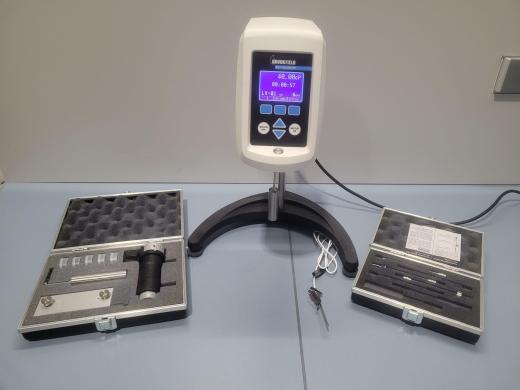 BROOKFIELD DV1 Viscometer with 4 Spindles + UL Adapter-cover