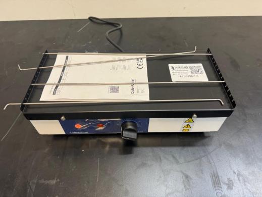 Cole-Parmer Model 48573-01 Slide Drying Bench with Integrated Temperature Control-cover