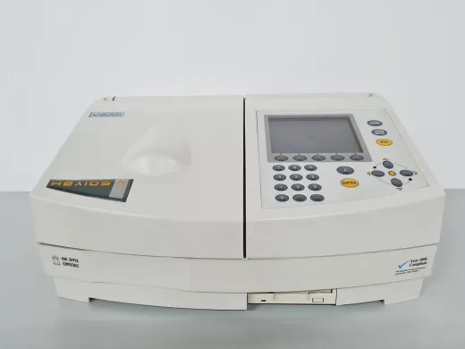 Unicam Helios Alpha Spectrophotometer