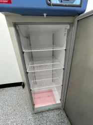 Thermo Scientific Revco Lab Refrigerator, 3 of 4