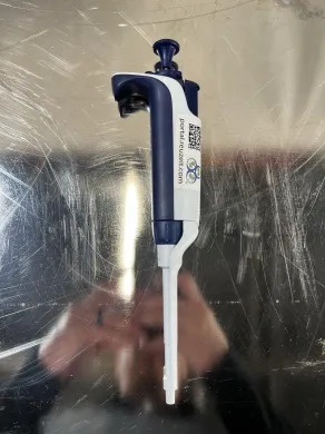 Rainin Single-Channel Pipet-Lite XLS Micropipette 10-100 µL for Accurate Liquid Handling
