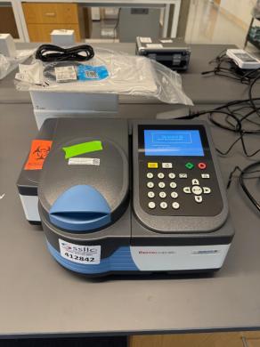 Thermo Fisher Scientific Genesys 30 UV/Vis Spectrophotometer with Keypad and Color Display-cover