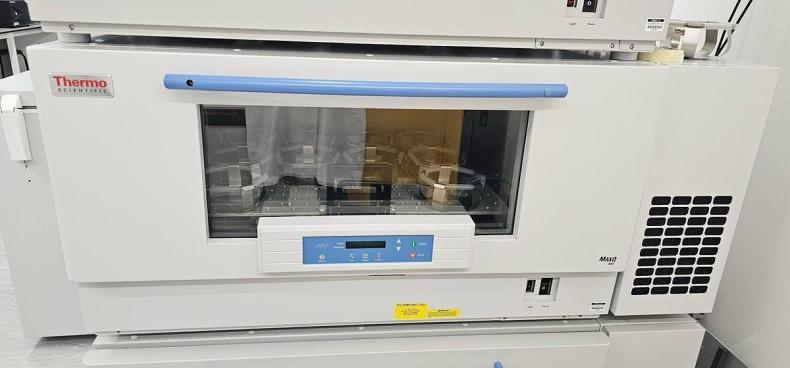 Thermo Scientific MaxQ 8000 Orbital Shaker Incubator for Controlled Temperature Cell Culture-cover