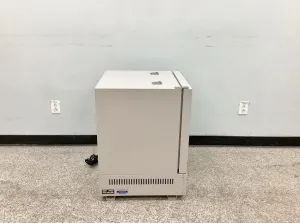 Yamato DX400 Gravity Convection Laboratory Drying Oven with PID Temperature Control, 2 of 13