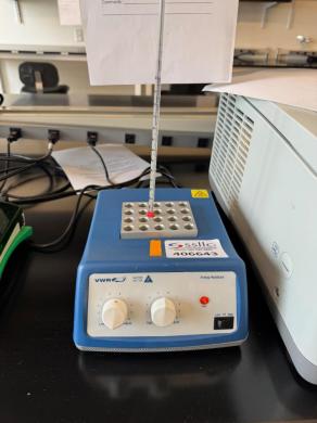 VWR Analog Heatblock Model 949VWHB1USS for Precise Sample Heating-cover