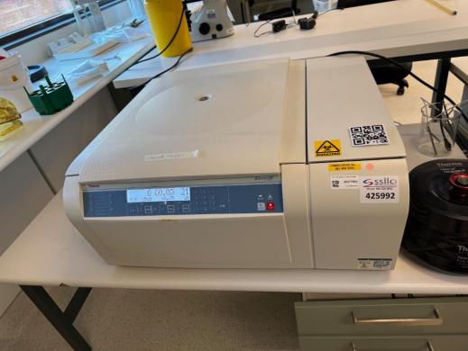 Thermo Scientific Heraeus Multifuge X3R Refrigerated Benchtop Centrifuge with Temperature Control-cover