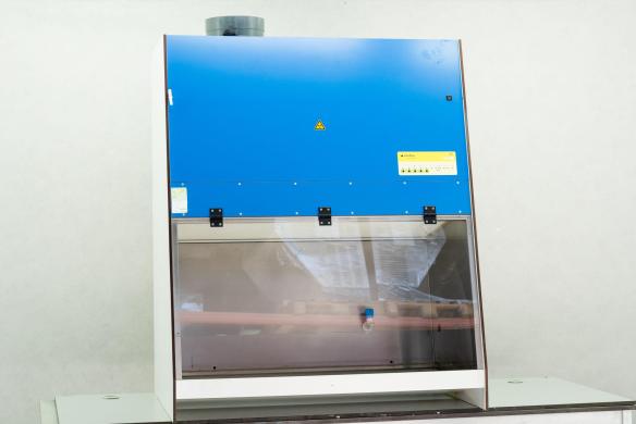 Interflow IF-MVK 122 IIB Microbiological Safety Cabinet with H14 Filter-cover