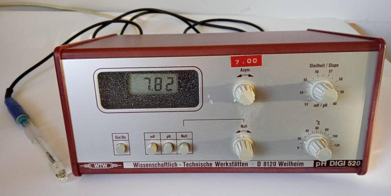 WTW DIGI 520 pH meter with electrode-cover